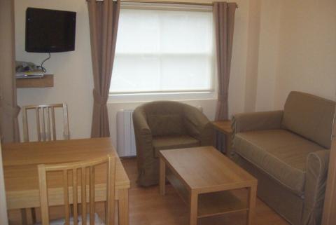 Brompton Park Crescent One bedroom flat For rent three bedroom house Stratford