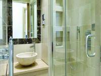 2 Bedroom Interior Designed Apartment, Kensington 