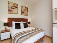 Flat to Rent, Roland Gardens, London, SW7