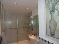 Two bedroom flat for rent Brompton Park Crescent